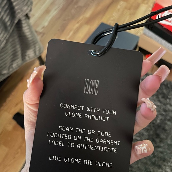 Pink friends Vlone hoodie - Picture 4 of 6